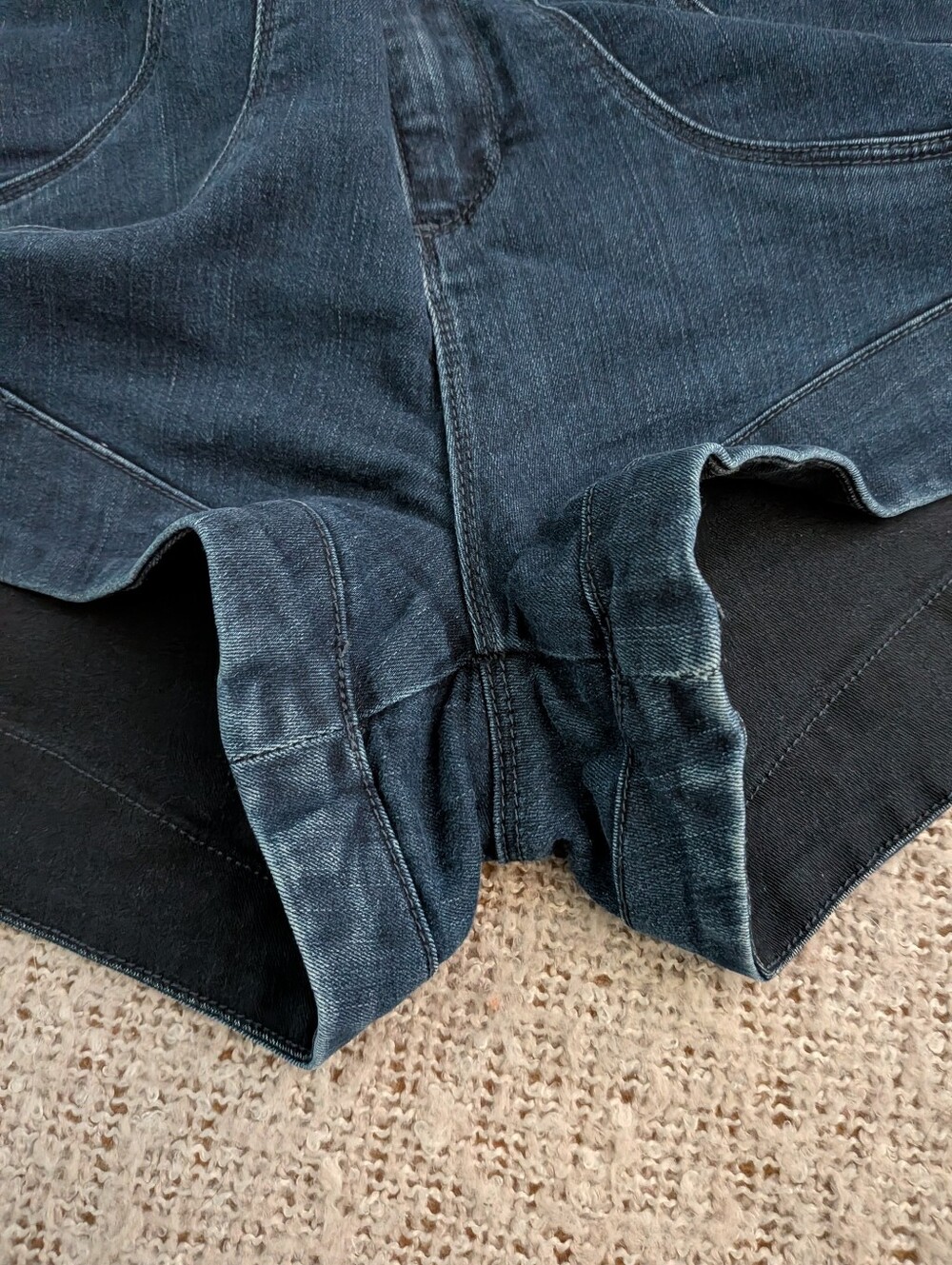 Vintage High-Rise Denim Shorts - Picture 5 of 8